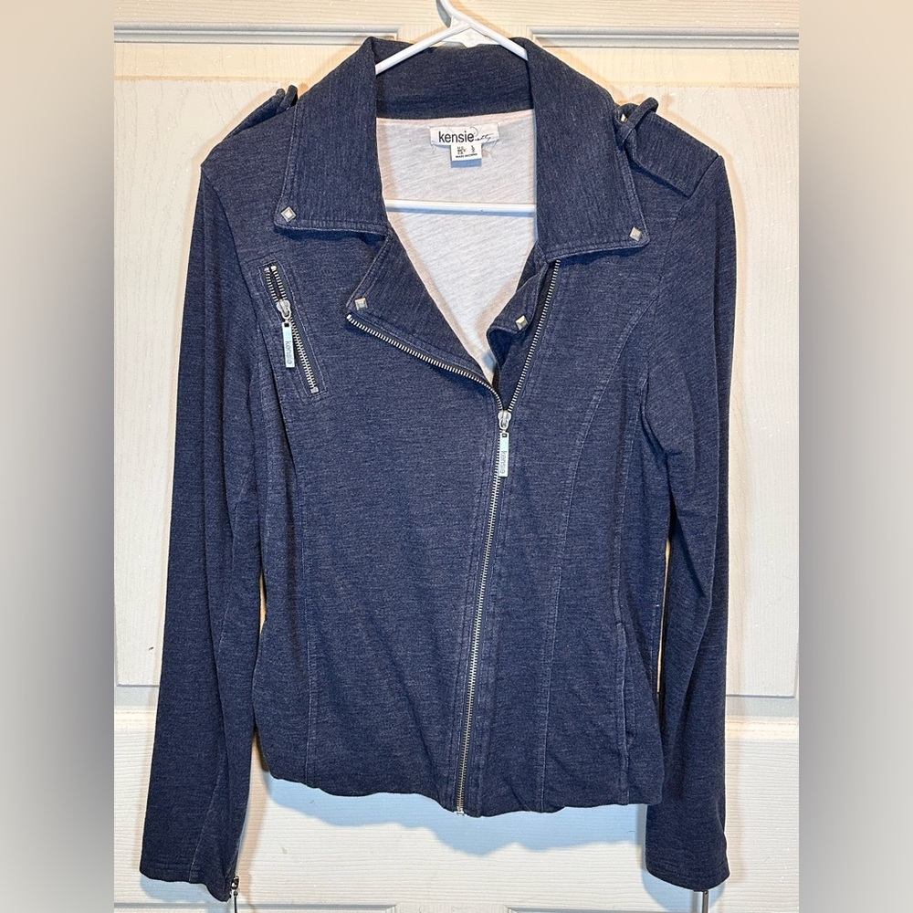 Kensie 'Pretty' blue blazer.